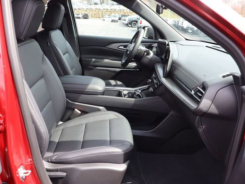 Used 2026 Chevrolet Traverse LT w/ Driver Confidence Package image 23