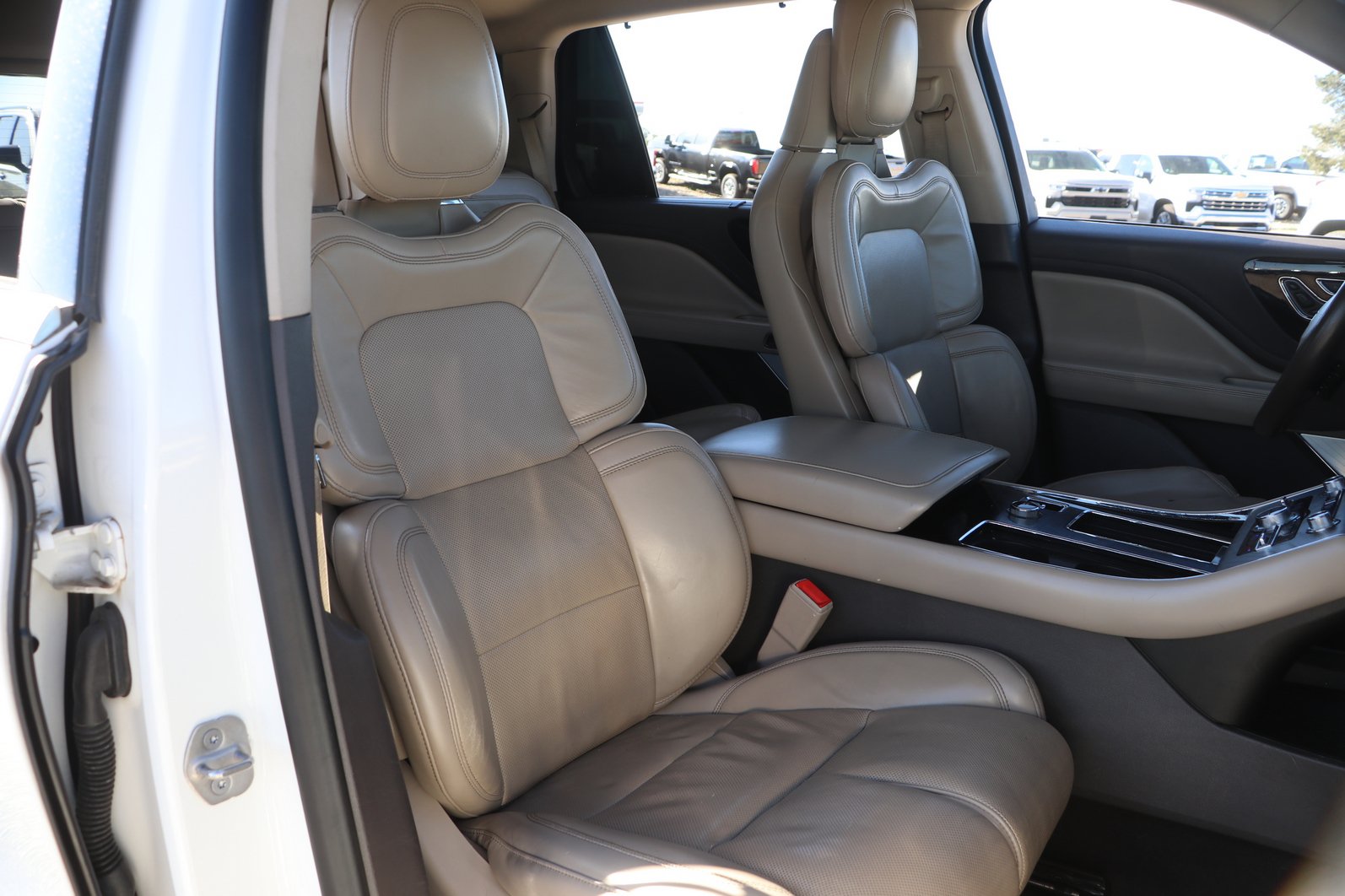 Used 2020 Lincoln Aviator Reserve w/ Equipment Group 202A AWD/4WD image 36