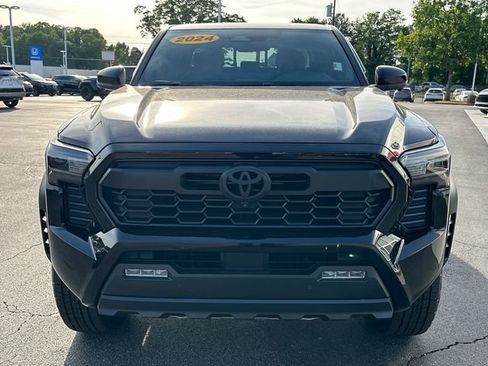 Used 2024 Toyota Tacoma TRD Off-Road w/ TRD Off Road Premium Package AWD/4WD image 8