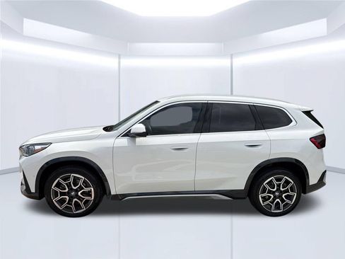 Used 2025 BMW X1 xDrive28i w/ Technology Package AWD/4WD image 3