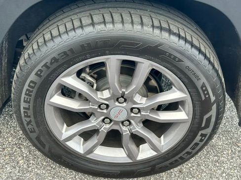 Used 2024 GMC Terrain SLT image 28