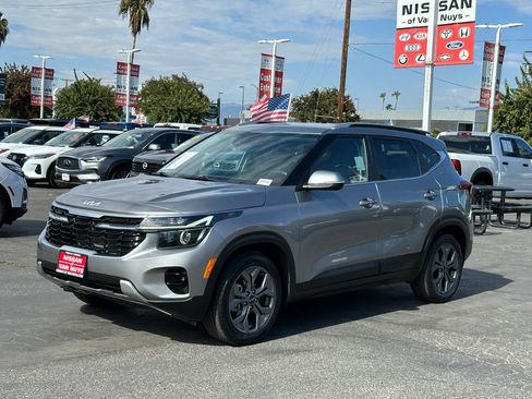 Used 2024 Kia Seltos S FWD image 2