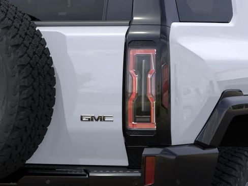 New 2026 GMC Hummer EV SUV w/ LPO, Sport Package AWD/4WD image 11