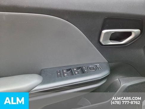 Used 2025 Kia K4 LXS image 16