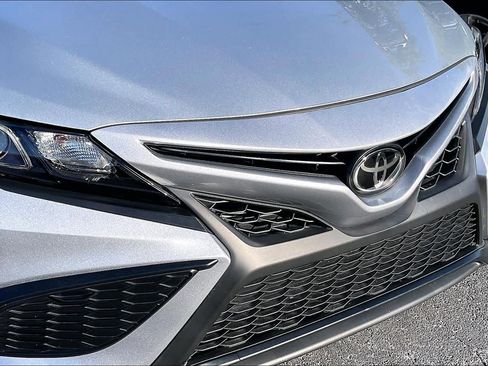 Used 2024 Toyota Camry SE image 28