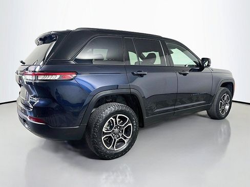 Used 2022 Jeep Grand Cherokee Trailhawk w/ Advanced Protech Group II AWD/4WD image 7