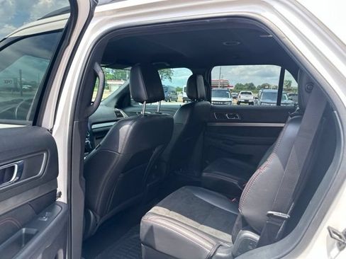 Used 2019 Ford Explorer XLT w/ Equipment Group 202A FWD image 27