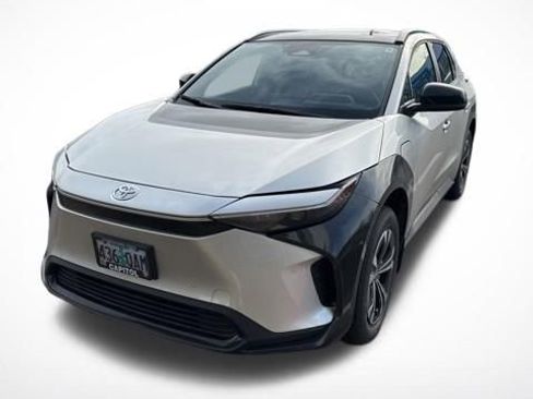 Used 2024 Toyota bZ4X XLE w/ Weather Package image 4