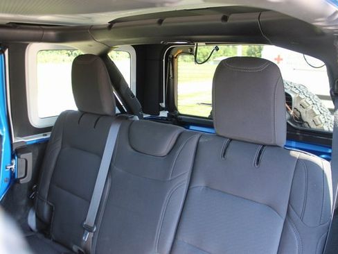 Used 2022 Jeep Wrangler Unlimited Sport image 27