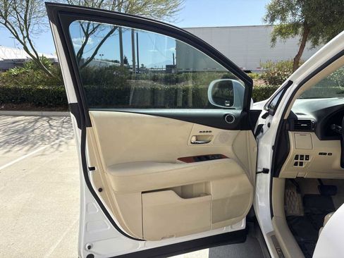 Used 2011 Lexus RX 350 2WD w/ Premium Pkg image 19