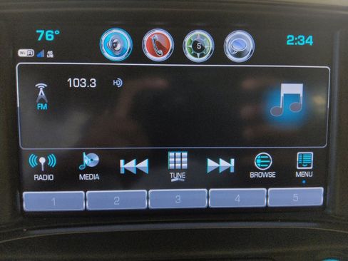 Used 2018 Chevrolet Silverado 1500 LT w/ Rally 2 Edition image 25