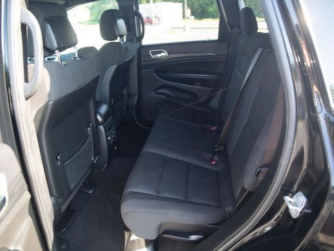 Used 2021 Jeep Grand Cherokee Laredo image 21