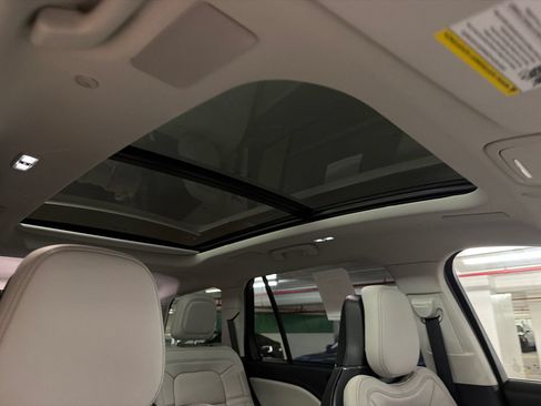 New 2026 Lincoln Aviator Reserve AWD/4WD image 13