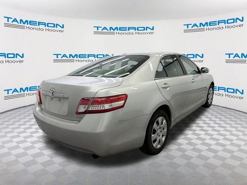 Used 2011 Toyota Camry LE FWD image 5