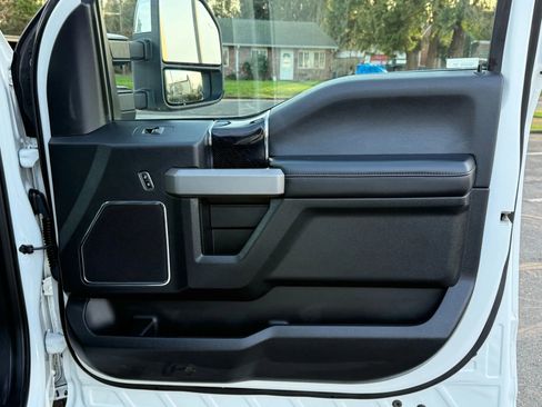 Used 2021 Ford F250 Platinum image 17