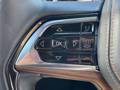 Used 2022 Jeep Grand Cherokee Summit w/ Luxury Tech Group V image 8