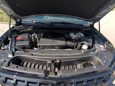 Used 2025 Chevrolet Suburban Z71 AWD/4WD image 35