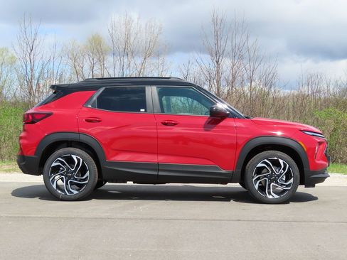 New 2026 Chevrolet TrailBlazer RS w/ Convenience Package AWD/4WD image 2