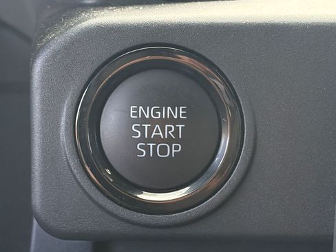 Used 2025 Toyota Tacoma SR5 AWD/4WD image 21