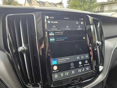 Certified 2025 Volvo XC60 B5 Core w/ Protection Package Premier image 32