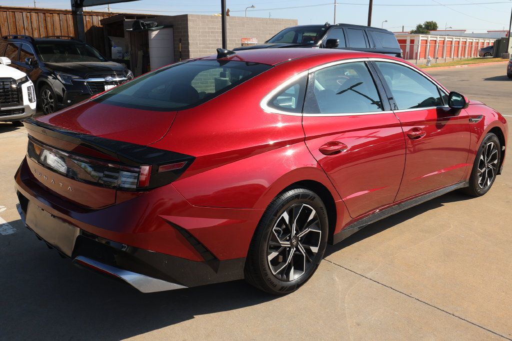 Used 2025 Hyundai Sonata SEL FWD image 5