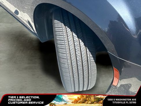 Used 2018 Chrysler 300 S w/ 300S Premium Group RWD image 12