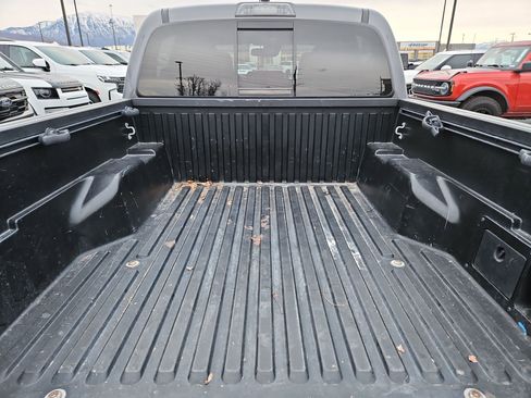 Used 2020 Toyota Tacoma TRD Off-Road w/ Technology Package image 30