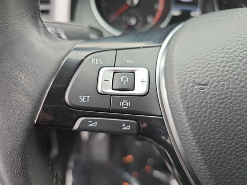 Used 2019 Volkswagen Atlas SE w/ Panoramic Sunroof Package image 18