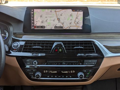 Used 2019 BMW 540i xDrive w/ Convenience Package image 18