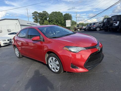 Used 2019 Toyota Corolla LE FWD image 2
