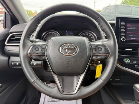 Used 2024 Toyota Camry SE FWD image 19
