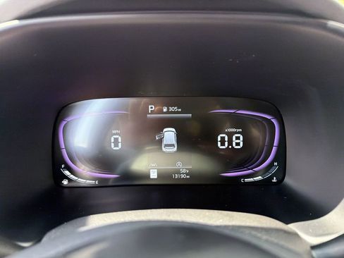 Used 2025 Kia Soul LX w/ LX Technology Package FWD image 21