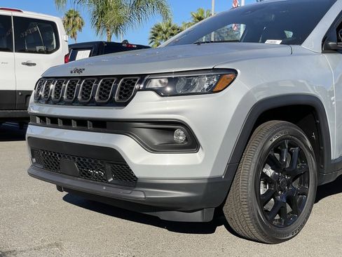 New 2026 Jeep Compass Latitude image 10