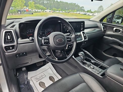 Used 2021 Kia Sorento S w/ Panoramic Sunroof Package AWD/4WD image 18