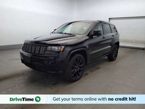 Used 2020 Jeep Grand Cherokee Altitude image 1