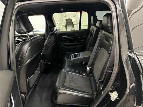 Certified 2023 Jeep Grand Cherokee Altitude image 24