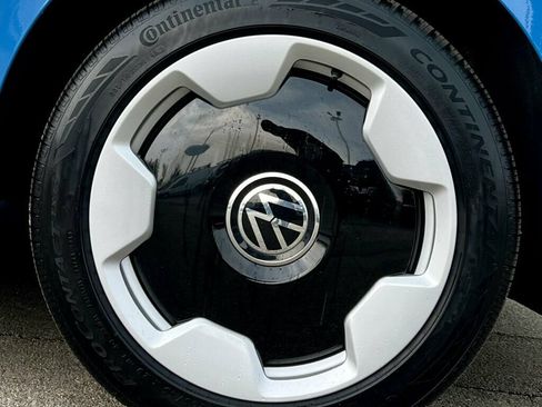Used 2025 Volkswagen ID. Buzz Pro S RWD image 34