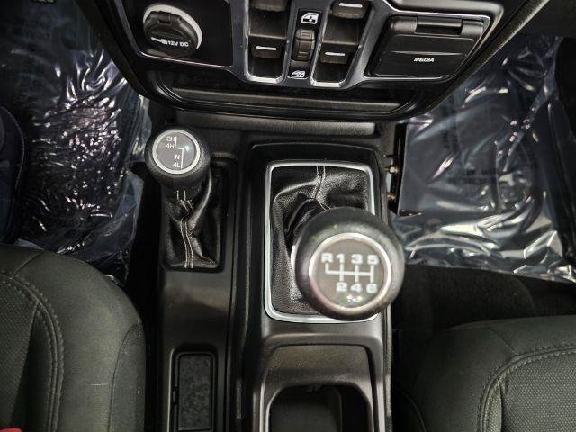 Used 2020 Jeep Wrangler Unlimited Sahara AWD/4WD image 26