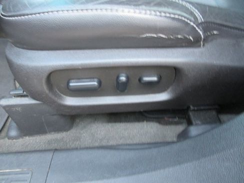 Used 2015 Ford Explorer XLT w/ Equipment Group 202A image 18