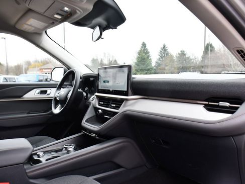 Used 2025 Ford Explorer Active image 15