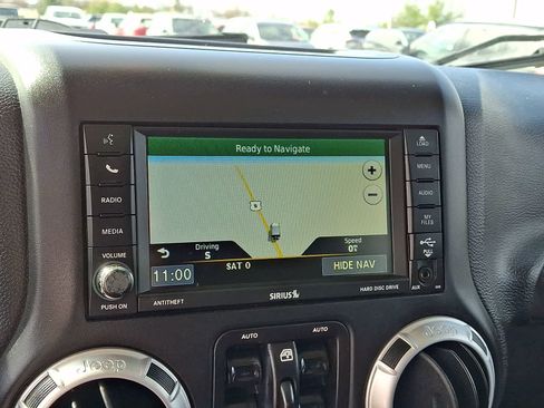 Used 2015 Jeep Wrangler Unlimited Sahara w/ Connectivity Group image 17