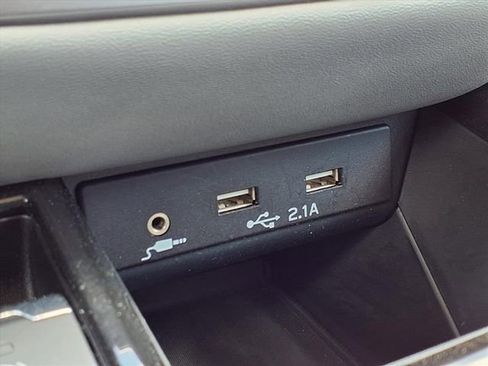 Used 2021 Subaru Outback Premium image 18