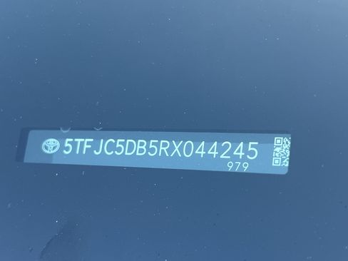 Used 2024 Toyota Tundra Limited image 37