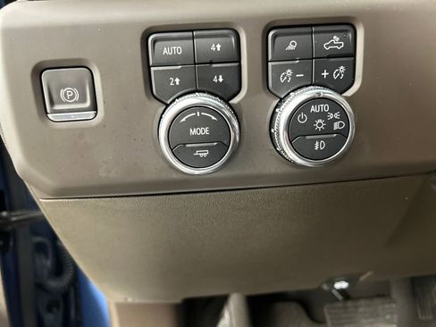 Used 2024 GMC Sierra 1500 Denali w/ Technology Package AWD/4WD image 14