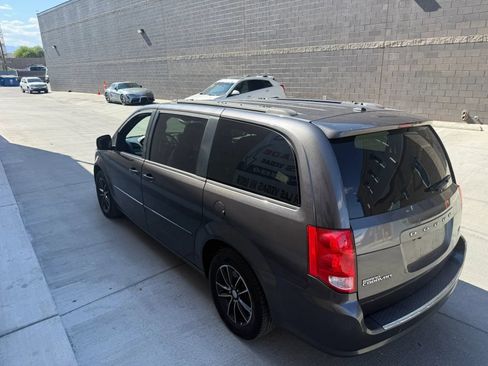 Used 2017 Dodge Grand Caravan GT FWD image 5