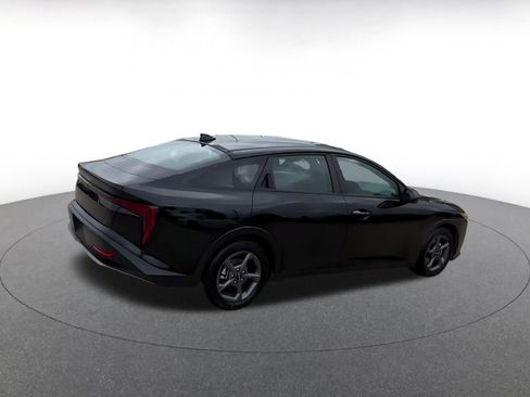 Used 2025 Kia K4 LXS image 12