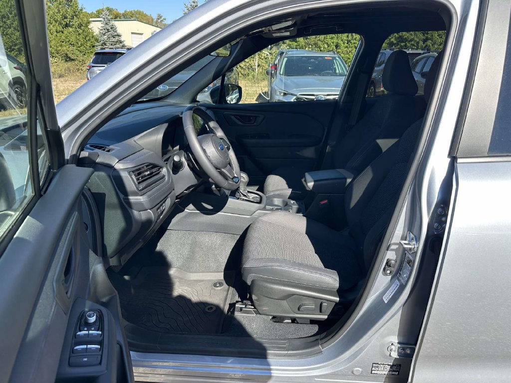 Certified 2025 Subaru Forester Premium AWD/4WD image 15