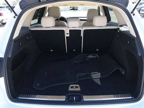 Used 2022 Mercedes-Benz GLC 300 4MATIC w/ Premium Package Lite image 24