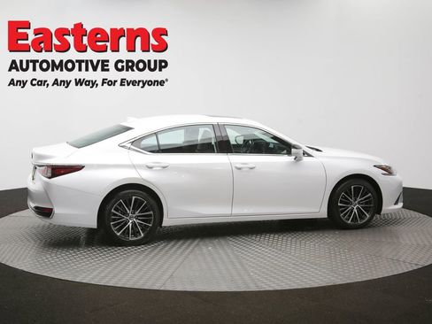 Used 2024 Lexus ES 250 w/ Premium Package image 46