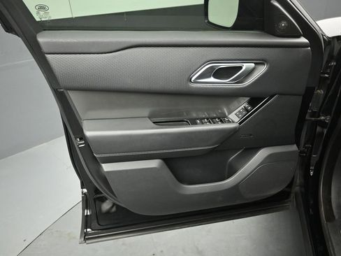 Used 2019 Land Rover Range Rover Velar S AWD/4WD image 19